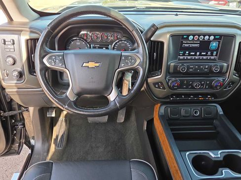 Used 2018 Chevrolet Silverado 1500 High Country AWD/4WD image 14