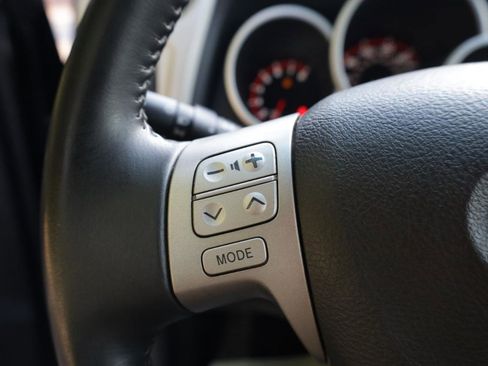 Used 2009 Toyota Matrix S FWD image 18