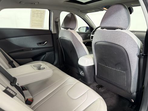 Used 2025 Hyundai Elantra Limited FWD image 30