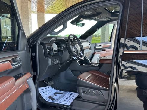 Used 2024 GMC Sierra 3500 Denali Ultimate AWD/4WD image 2