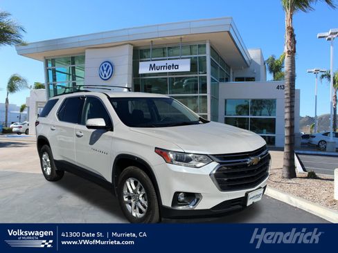 Used 2020 Chevrolet Traverse LT image 1