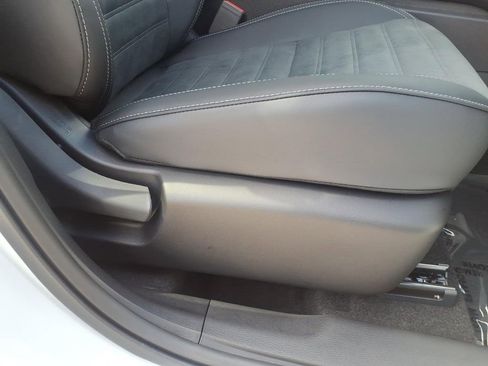 Used 2026 Mitsubishi Outlander LE FWD image 9