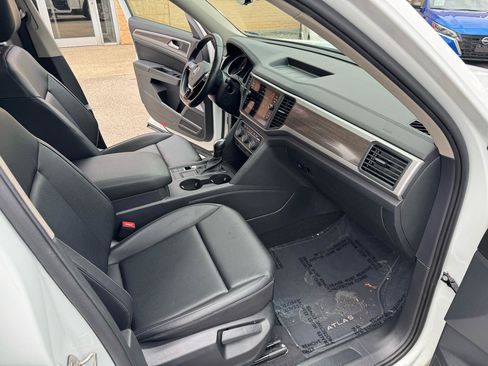 Used 2020 Volkswagen Atlas SE w/ Panoramic Sunroof Package FWD image 20