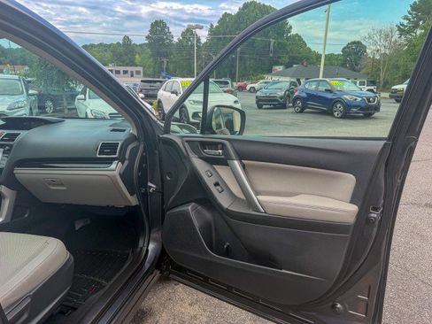 Used 2018 Subaru Forester 2.5i Limited AWD/4WD image 18