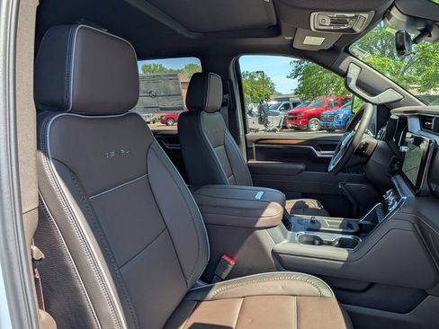 New 2026 GMC Sierra 3500 Denali w/ Denali Reserve Package AWD/4WD image 26