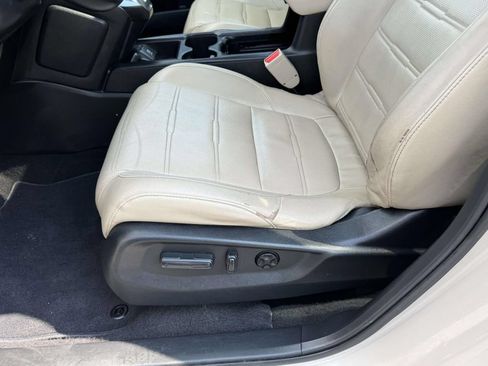 Used 2018 Honda CR-V Touring image 17