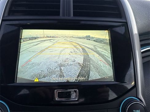 Used 2015 Chevrolet Malibu LT w/ Power Convenience Package image 24