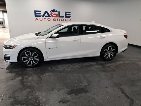 Used 2025 Chevrolet Malibu RS FWD image 5