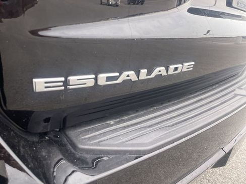 Used 2023 Cadillac Escalade Sport Platinum w/ Heavy-Duty Trailer Package AWD/4WD image 4