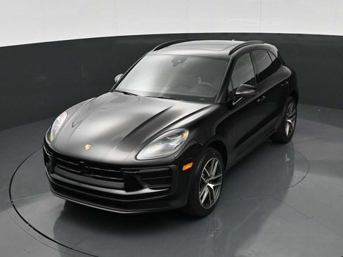 New 2026 Porsche Macan AWD/4WD image 30