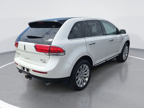 Used 2014 Lincoln MKX AWD w/ Equipment Group 102A image 3