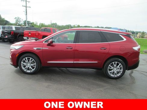 Used 2022 Buick Enclave Essence w/ Experience Buick Package FWD image 10