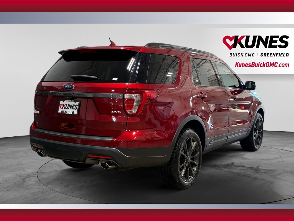 Used 2018 Ford Explorer XLT w/ Equipment Group 202A AWD/4WD image 10