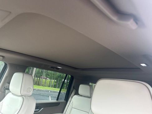 Used 2025 GMC Yukon XL Denali w/ Sun & Power Step Package AWD/4WD image 9