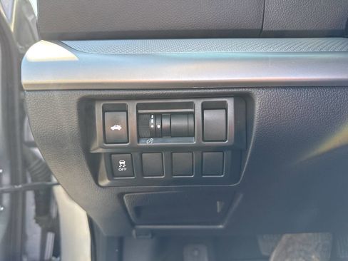 Used 2017 Subaru Legacy 2.5i Premium image 26