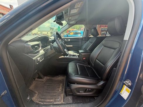 Used 2020 Ford Explorer XLT w/ Equipment Group 202A AWD/4WD image 9