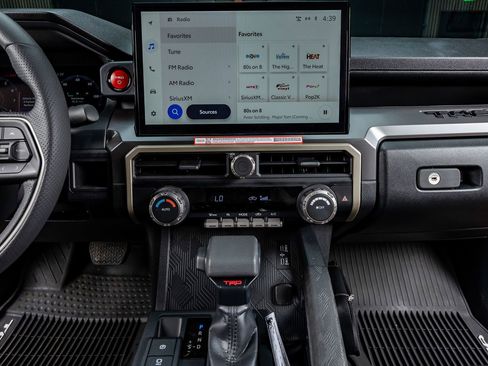 Used 2025 Toyota Tacoma TRD Off-Road image 24