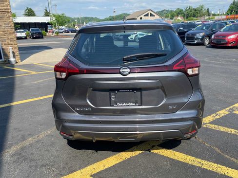 Used 2022 Nissan Kicks SV FWD image 12