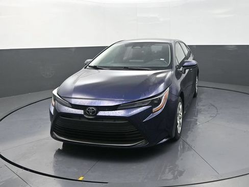 Used 2024 Toyota Corolla LE FWD image 2