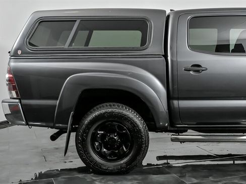 Used 2014 Toyota Tacoma 4x4 Double Cab w/ SR5 Package image 11