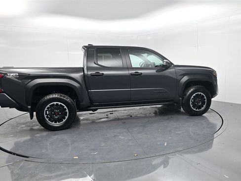 Used 2025 Toyota Tacoma TRD Off-Road w/ TRD Off Road Upgrade Package image 8