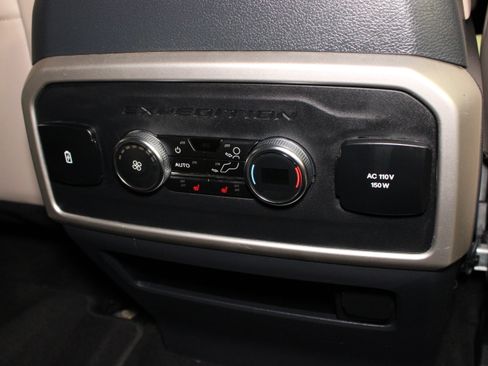Used 2024 Ford Expedition Limited AWD/4WD image 19
