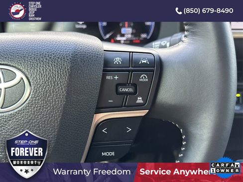 Used 2025 Toyota Crown XLE image 29