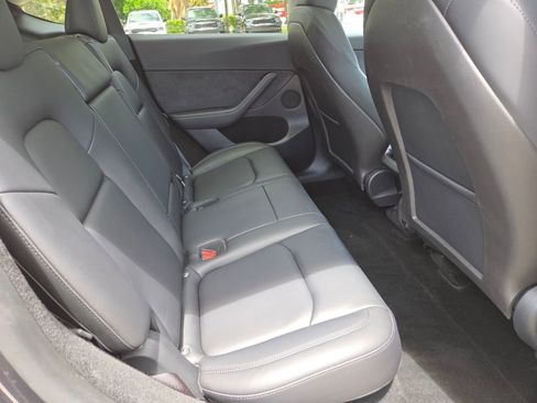 Used 2024 Tesla Model Y 2WD image 14