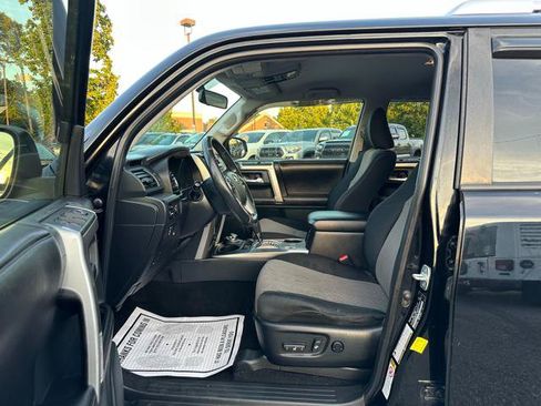Used 2015 Toyota 4Runner SR5 AWD/4WD image 10