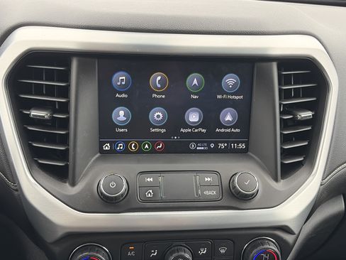 Used 2021 GMC Acadia SLT w/ Technology Package AWD/4WD image 12