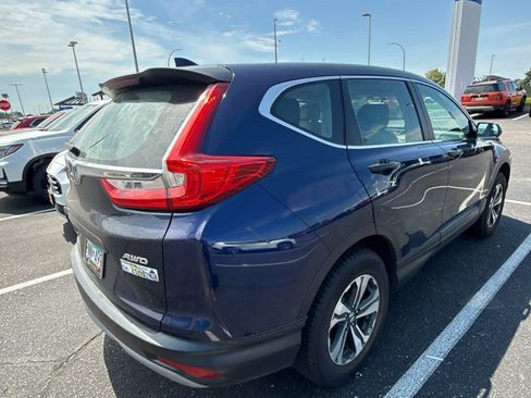Used 2017 Honda CR-V LX image 2