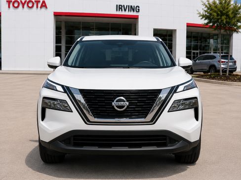 Used 2024 Nissan Rogue S AWD/4WD image 7
