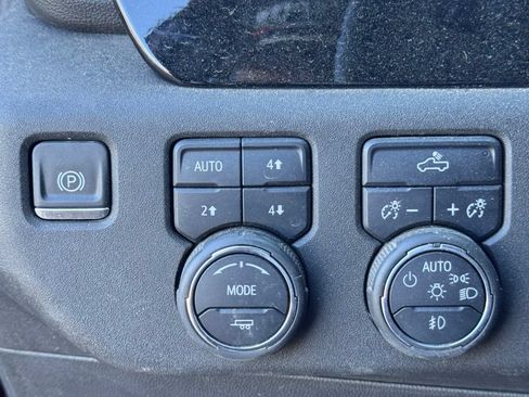 Used 2023 Chevrolet Silverado 1500 RST w/ Z71 Off-Road Package AWD/4WD image 7