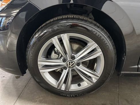 Used 2024 Volkswagen Jetta SE image 36