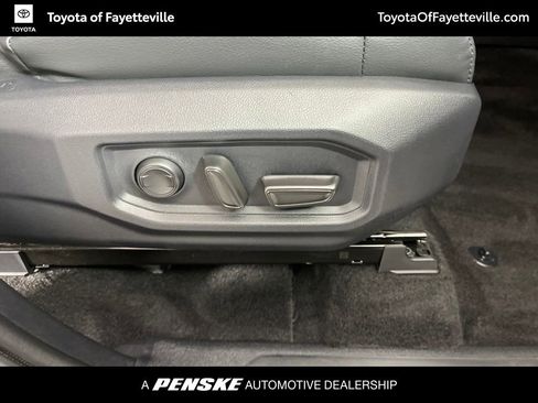 Certified 2025 Toyota Tundra Limited AWD/4WD image 9
