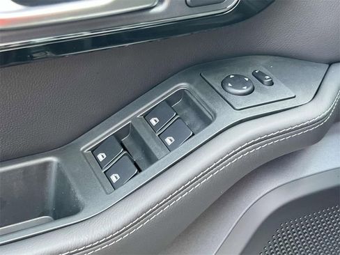 Used 2025 INEOS Grenadier Fieldmaster Edition image 17