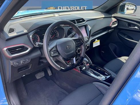 Used 2023 Chevrolet TrailBlazer RS w/ Technology Package AWD/4WD image 17