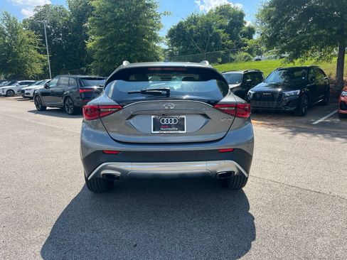 Used 2017 INFINITI QX30 Premium w/ Technology Package AWD/4WD image 7