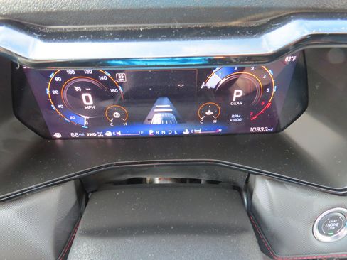 Used 2024 Chevrolet Colorado Z71 w/ Z71 Convenience Package 2 AWD/4WD image 23