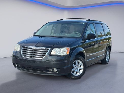 Used 2010 Chrysler Town & Country Touring w/ Entertainment Group #2 FWD image 2