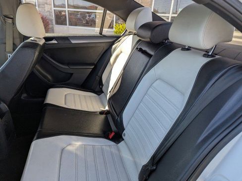 Used 2016 Volkswagen Jetta Sport FWD image 21