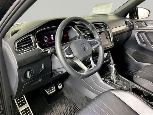 Used 2023 Volkswagen Tiguan SE R-Line AWD/4WD image 16