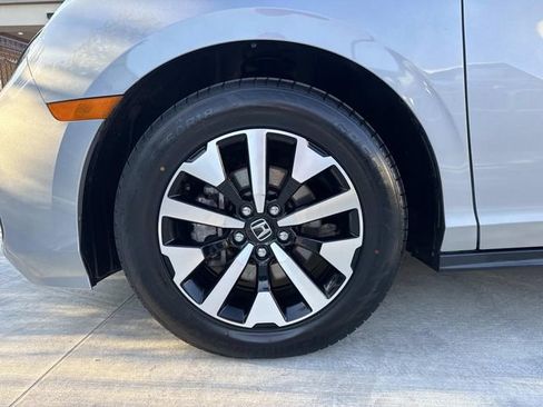 Used 2025 Honda Odyssey EX-L image 4