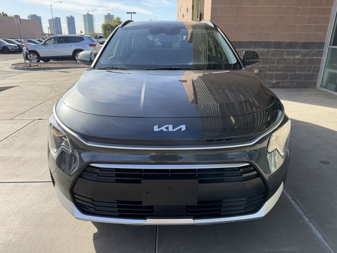 Used 2024 Kia Niro EX image 10