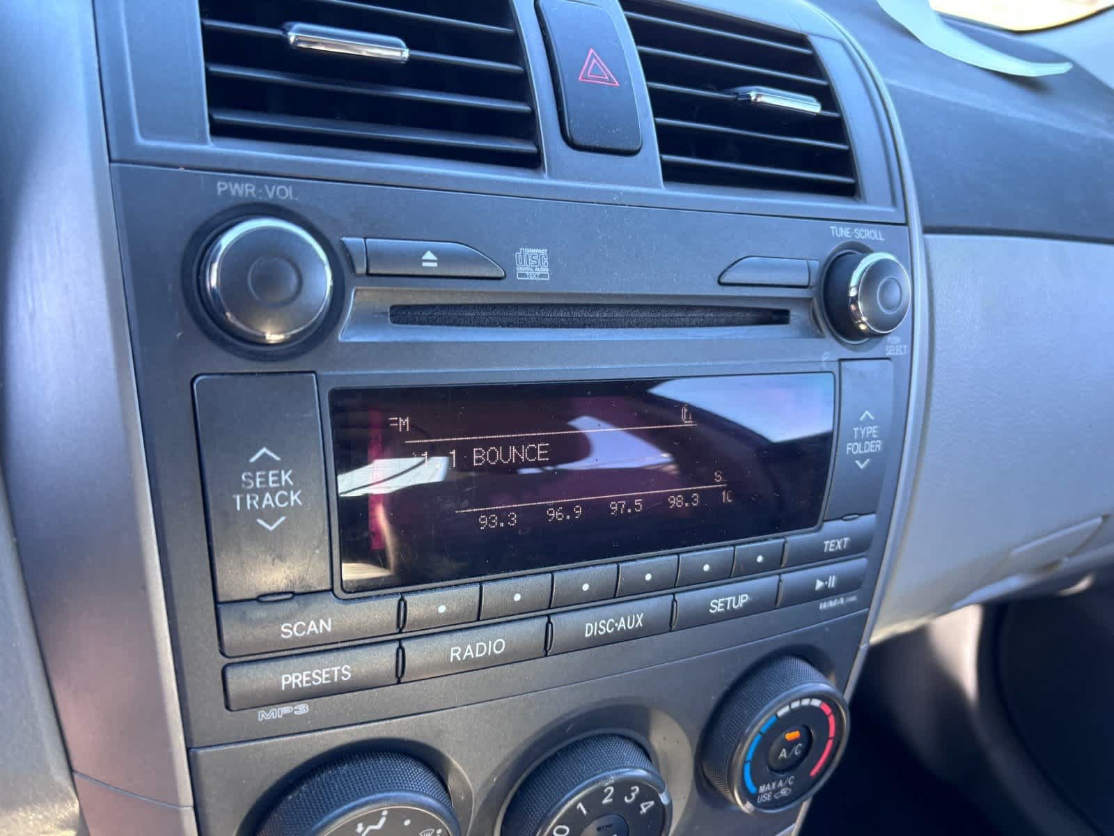 Used 2011 Toyota Corolla LE FWD image 23