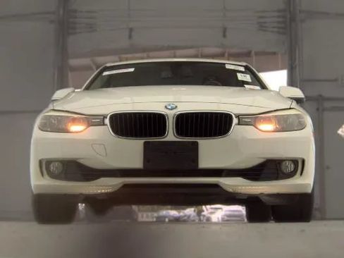 Used 2013 BMW 328i xDrive Sedan AWD/4WD image 3