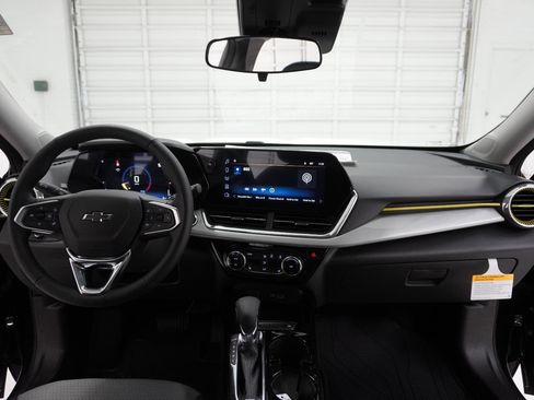 New 2026 Chevrolet Trax LT w/ Driver Confidence Package FWD image 35