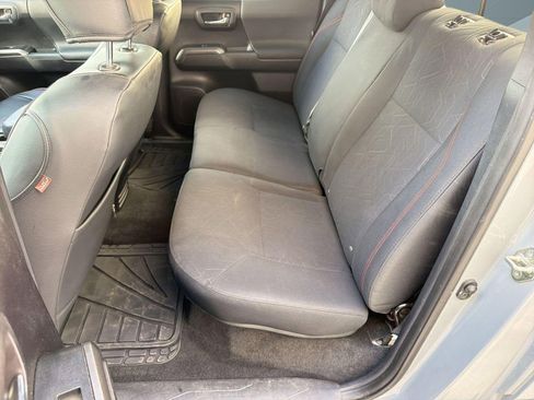 Used 2020 Toyota Tacoma TRD Sport AWD/4WD image 15