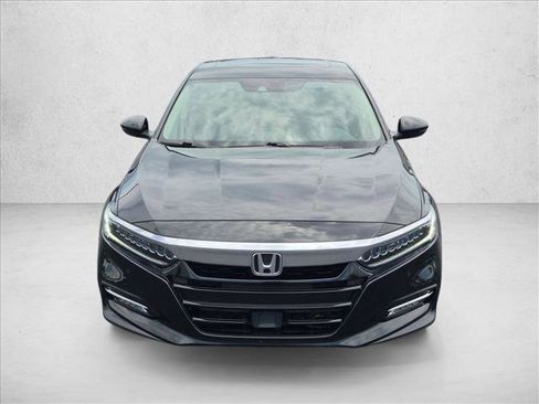 Used 2020 Honda Accord Touring image 2