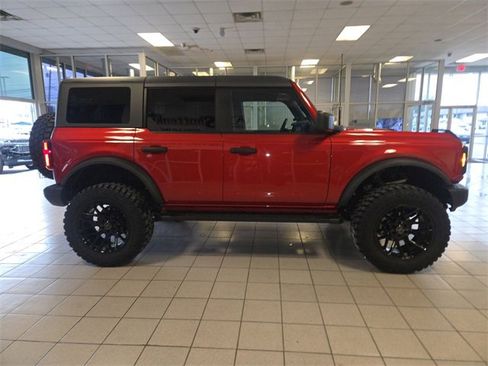 Used 2023 Ford Bronco Black Diamond image 9